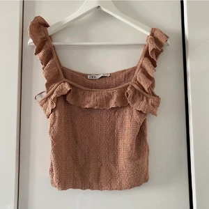 Topp zara  - Nyskick. Det är en L men passar även S. Från Zara
