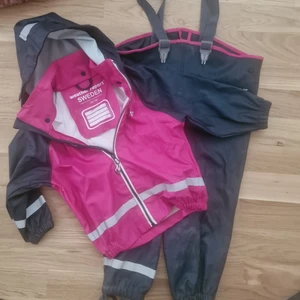 Regnställ - Säljer setet då det är för litet för lillan.