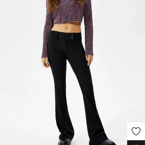 Tygbyxor/kostymbyxor - Säljer dessa skitsnygga tyg/kostymbyxor då de tyvärr inte satt som jag ville. Använda en gång så i nyskick. 220+frakt. 