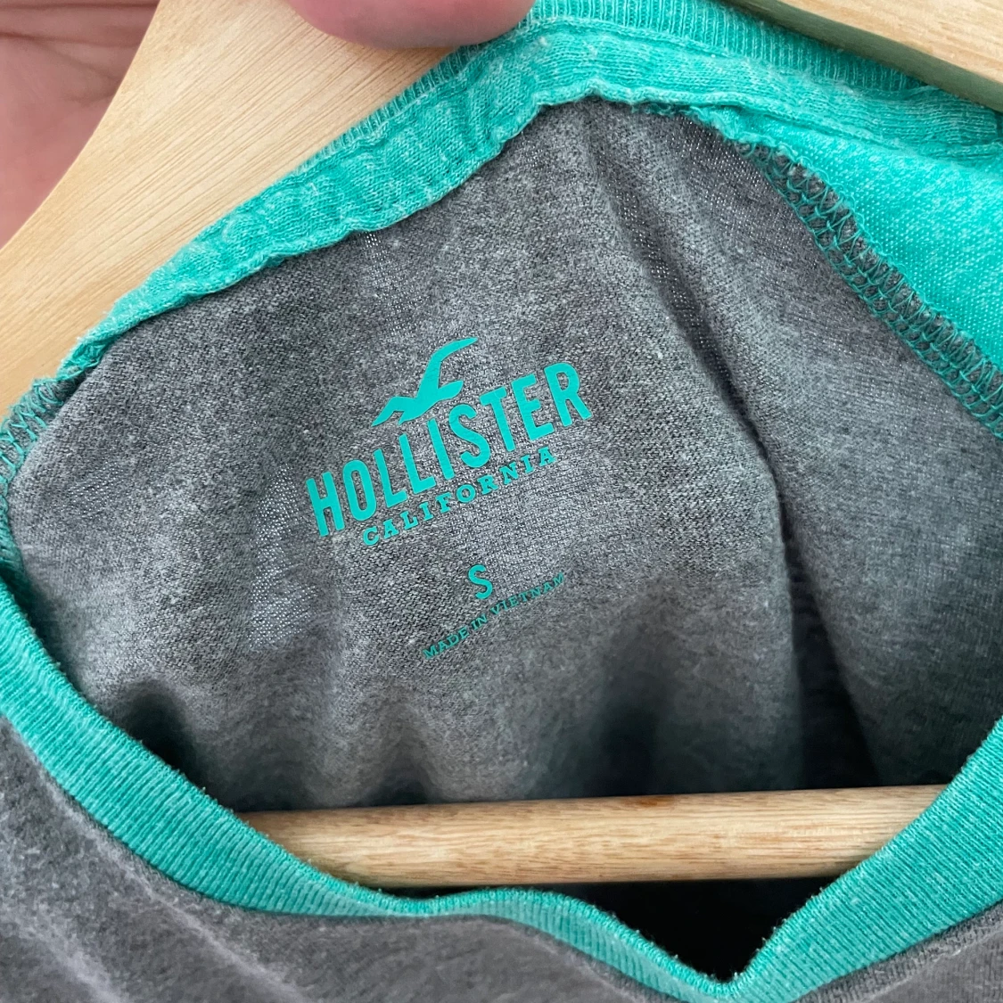 Hollister T-shirt  - 91