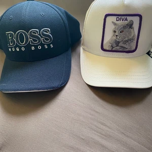 Kepsar  - Hugo boss keps och en gooring bros keps. Äkta!!! 300kr för Hugo boss. 250kr för den vita kepsen.  Frakt tillkommer på 66kr. 