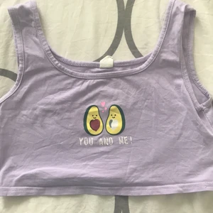 Crop top,  - köpte denna i shein för 55 kr. jag har använt den en gång. Jag säljer den för 55kr +frakt