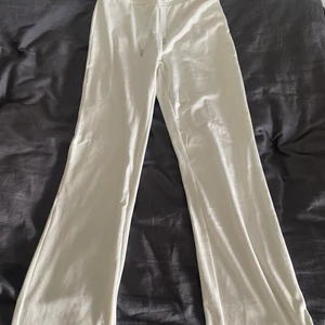 Gina byxor - Jättefina Gina byxor. Aldrig använda utom är i nyskick! Köparen står för fraktkostnaden