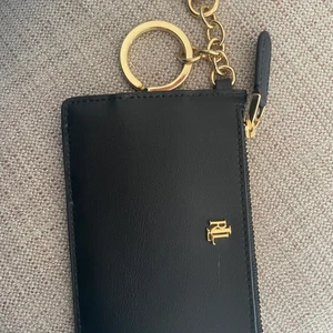 Plånbok från Ralph lauren  - Plånbok från Ralph lauren, aldrig använd. Ny pris 695kr säljer för 250kr 