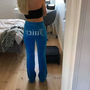 Juicy Couture - Blå Juicy Couture aldrig använda endast testade. Jag köpte för 1100. Säljer för 790😘
