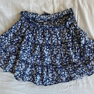 Blå kjol  - Marinblå kjol från Shein, endast testad💕