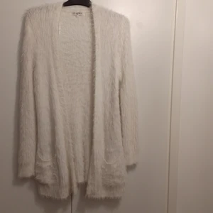 Kofta - Skön kofta som knappt är använd. 