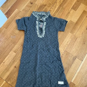 Knappt använd odd Molly tröja, storlek xs - Knappt använd odd Molly tröja i storlek xs. Nypris 1350 kr.