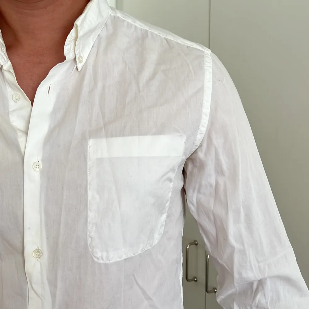 En vit jättefin skjorta från Dondup! Strl L. Den är bara använd 2 gånger! Superfin! . Skjortor.