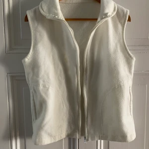 Vit Fleeceväst - Så mysig vit fleeceväst! 