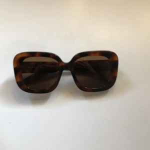 Chimi glasögon 10 (2021) - Inget fodral därav priset, men glasögonen är i gott skick och har inga repor (pris kan diskuteras)