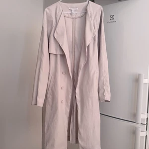 Trenchcoat  - Använd några gånger men bra skick! 