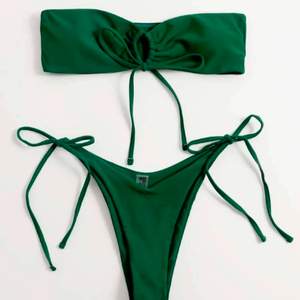 Supersnygg grön bikini i bandeu modell som går att knytas på olika sätt. Helt oanvänd!