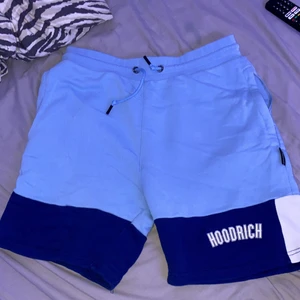 Baby blue/ljus blåa hoodrich shorts i storlek M - Hoodrich shorts i storlek M köpte från JDsports