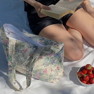 tote bag - handsydd tote bag av 100% återvunnet material! går att köpa på instagram @se.fiore 💕