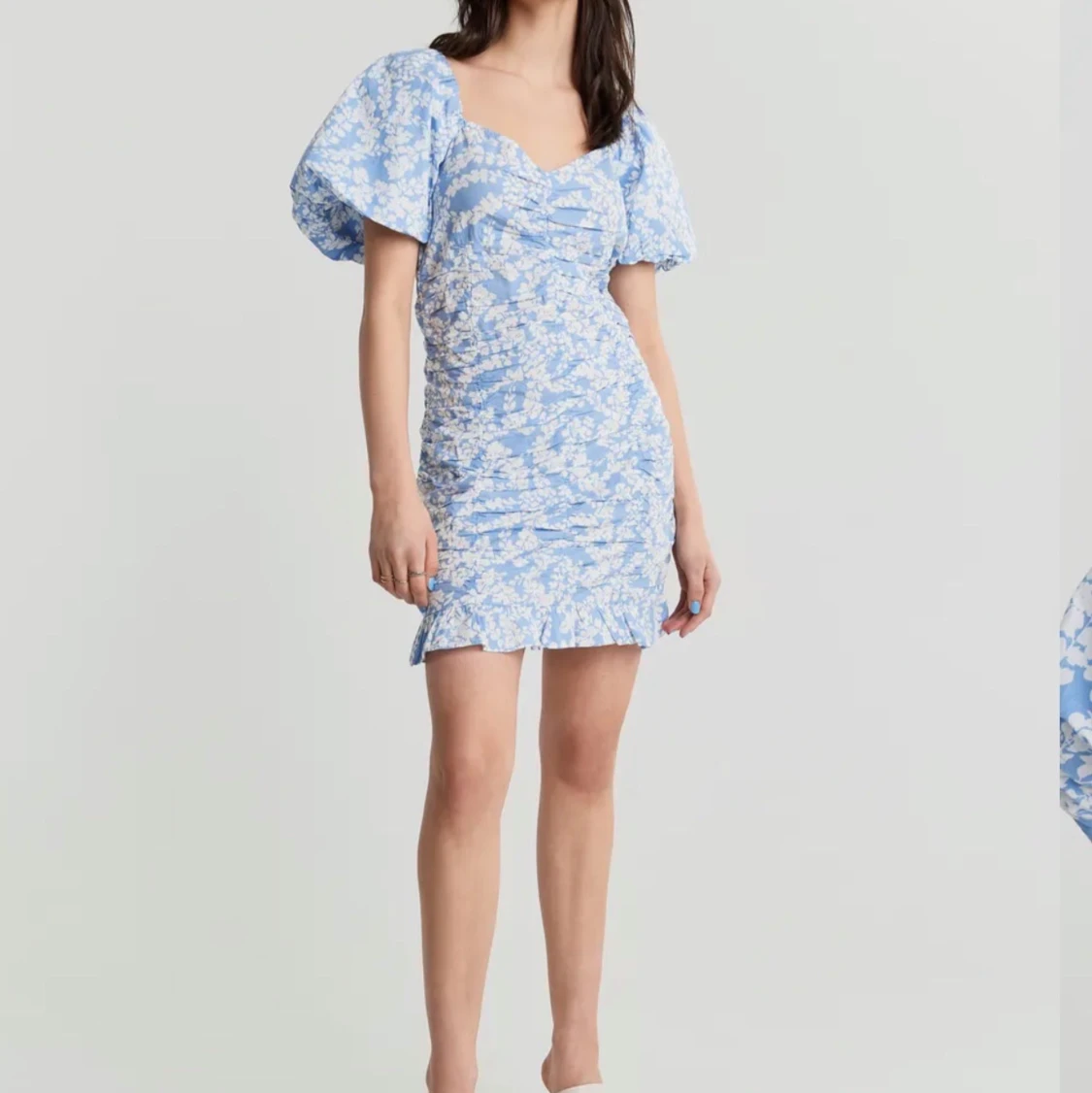 blommig klänning - 90