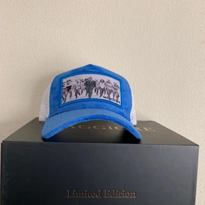 Maggiore s2 C6 - Kepsen är i bra skick och har inga skador. Låda och sånt får man med. Bilden är lånad så kom privat om ni har frågor eller vill ha fler bilder😄