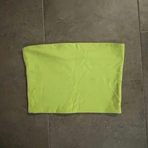 Tubtopp  - Neongrön tubtopp från Weekday💚💚