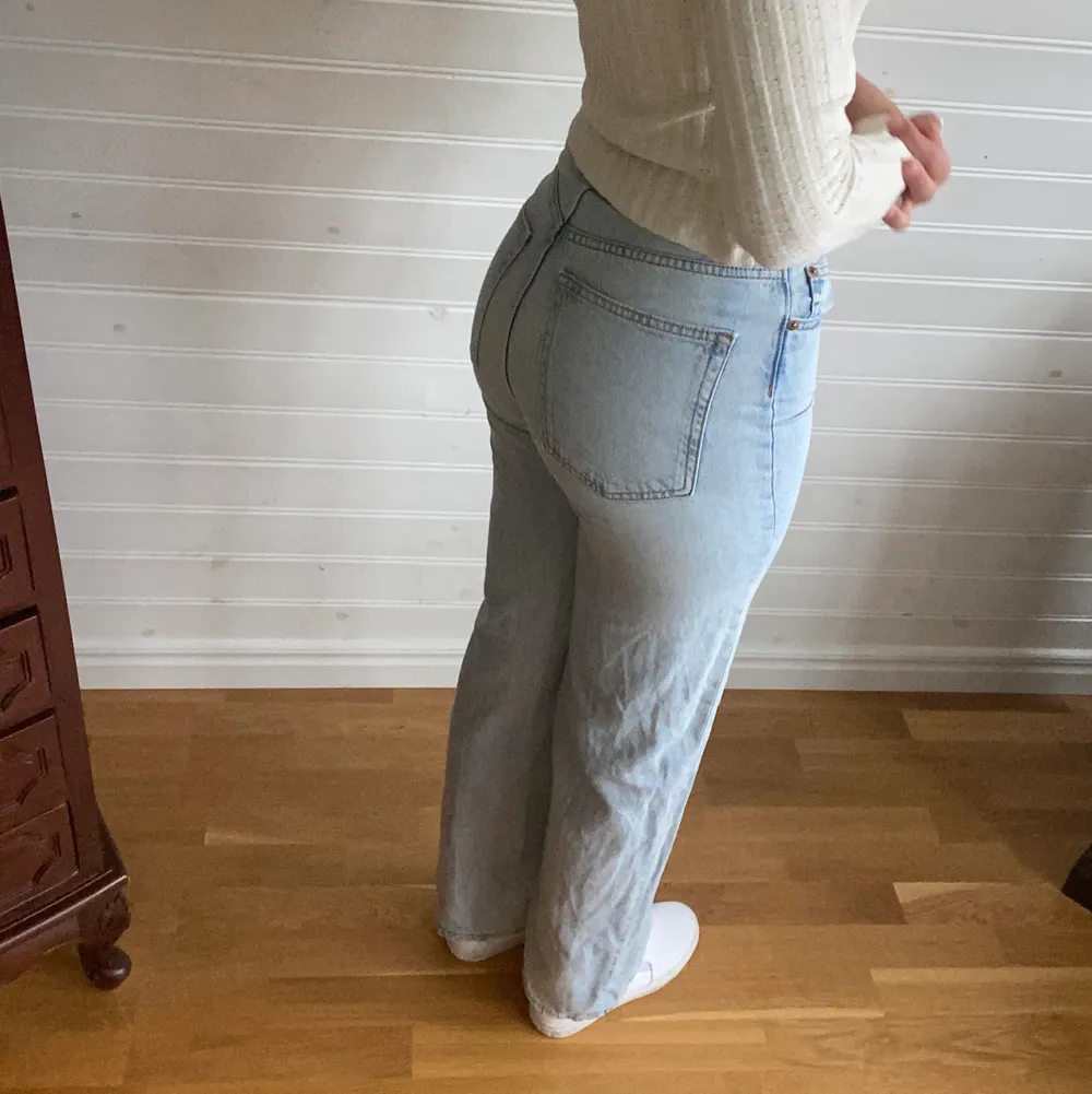 Blåa jeans inte mycket stretch men ändå måttligt. Jeans & Byxor.