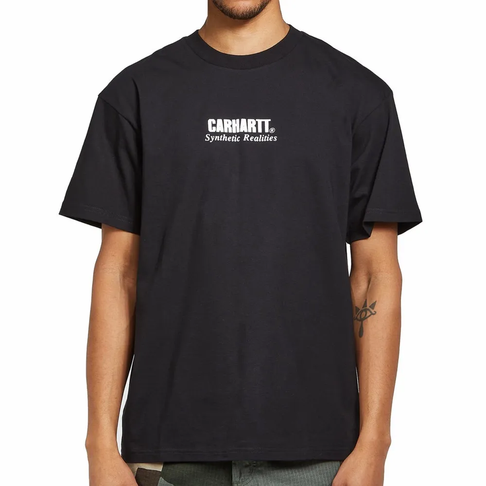 Säljer dessa snygga T-shirts från Carhartt! Dem kostar 499kr i butik och jag säljer dem för endast 250kr styck‼️ halva priset rabbaterat, jag har storlek Small, Medium och Large. Kan mötas eller frakta för 49kr. Skriv vid intresse😁. T-shirts.