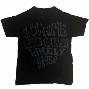 Likely hated tshirt - Storlek S | Skick - 7/10, inga hål eller fläckar | skriv på dm om du har några övriga frågor.