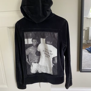 Limitato zip hoodie - Storlek s och i fint skick 