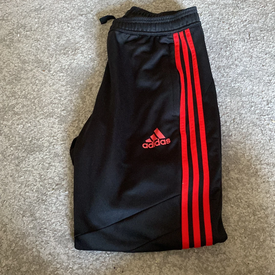 Adidas tränings byxor 