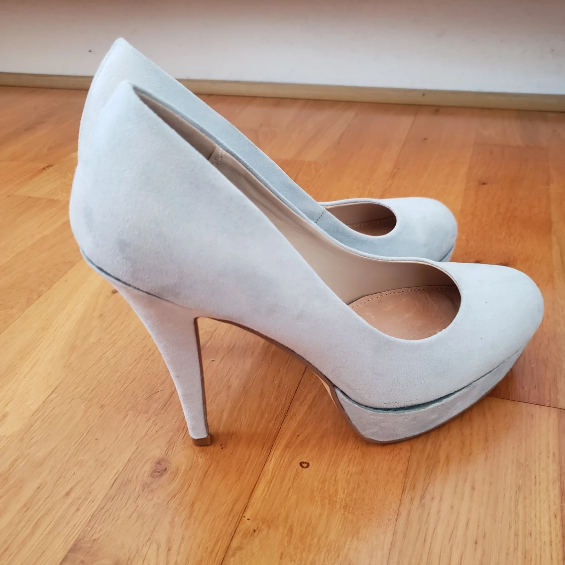 Ljusblå högklackade skor (strl38) - 90