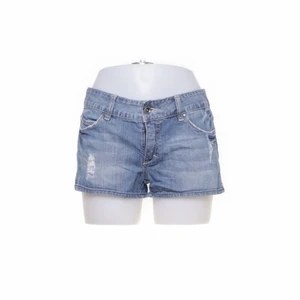 Jeansshorts - Superfina jeansshorts köpta på sellpy, men de var tyvärr för små för mig! 100kr + frakt💕