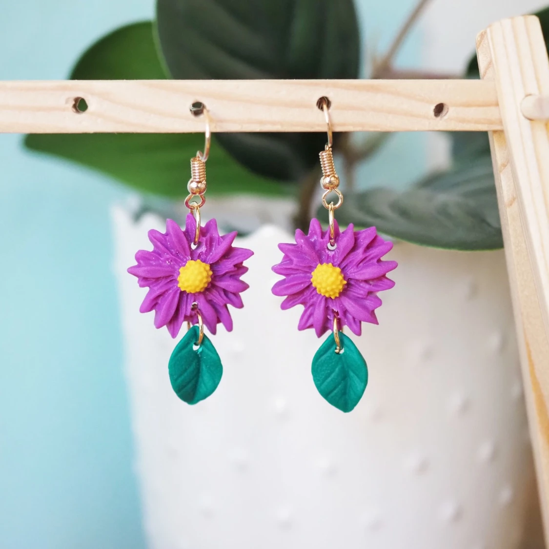 Lovely purple flower with leaf earrings - 91