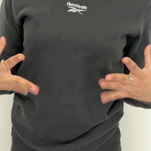 Reebok tröja - Säljer då jag inte använder 