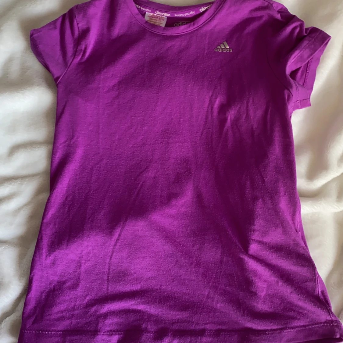 Lila tränings t-shirt - 90