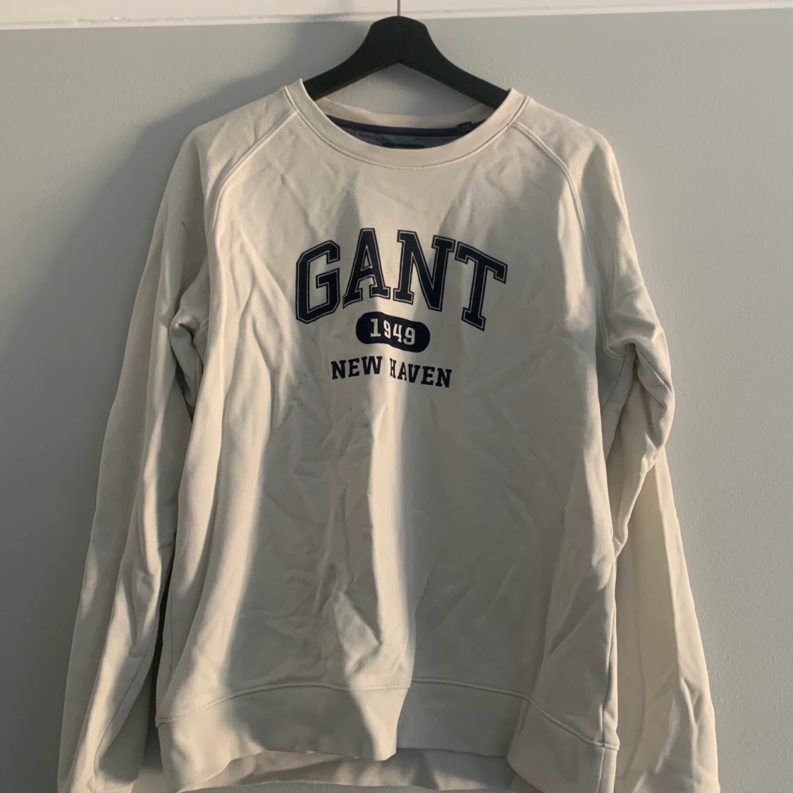 Två olika sweatshirts gant 