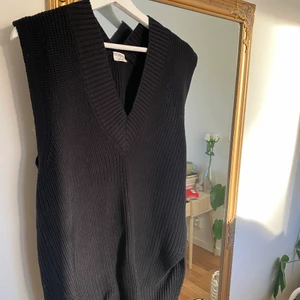 Svart väst - Perfekt skick, använd 1-2 gånger