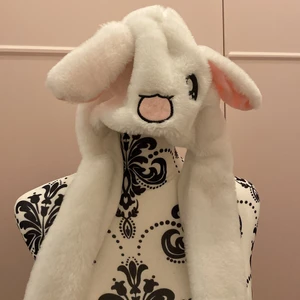 Bunny hat - kanin hatt!! - Säljer för att den är inte min stil nå längre :) gratis frakt!