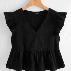 Topp - Ännu en jättefin topp från shein!!🥰 aldrig kommit till användning då den var för stor för mig. 💗💗 köparen står för frakten !!!🤗