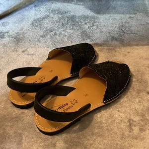 Sandaler  - Hecho en Espana sandaler i nyskick, storlek 36.