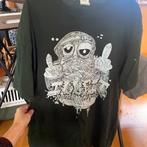 Ill Fit T-shirt - Ill Fit-merch i nyskick!