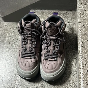 Eytys - Snygga eytys skor med tjock sula perfekt för höstens och vinterns slask.