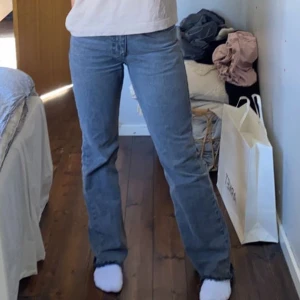 Jeans - säljer dessa bootcut jeans från gina som inye passar mig längre❤️ jag är 160 och de är perfekt i längd för mig, jag har sytt de till lågmidjat ❤️nypris 499kr