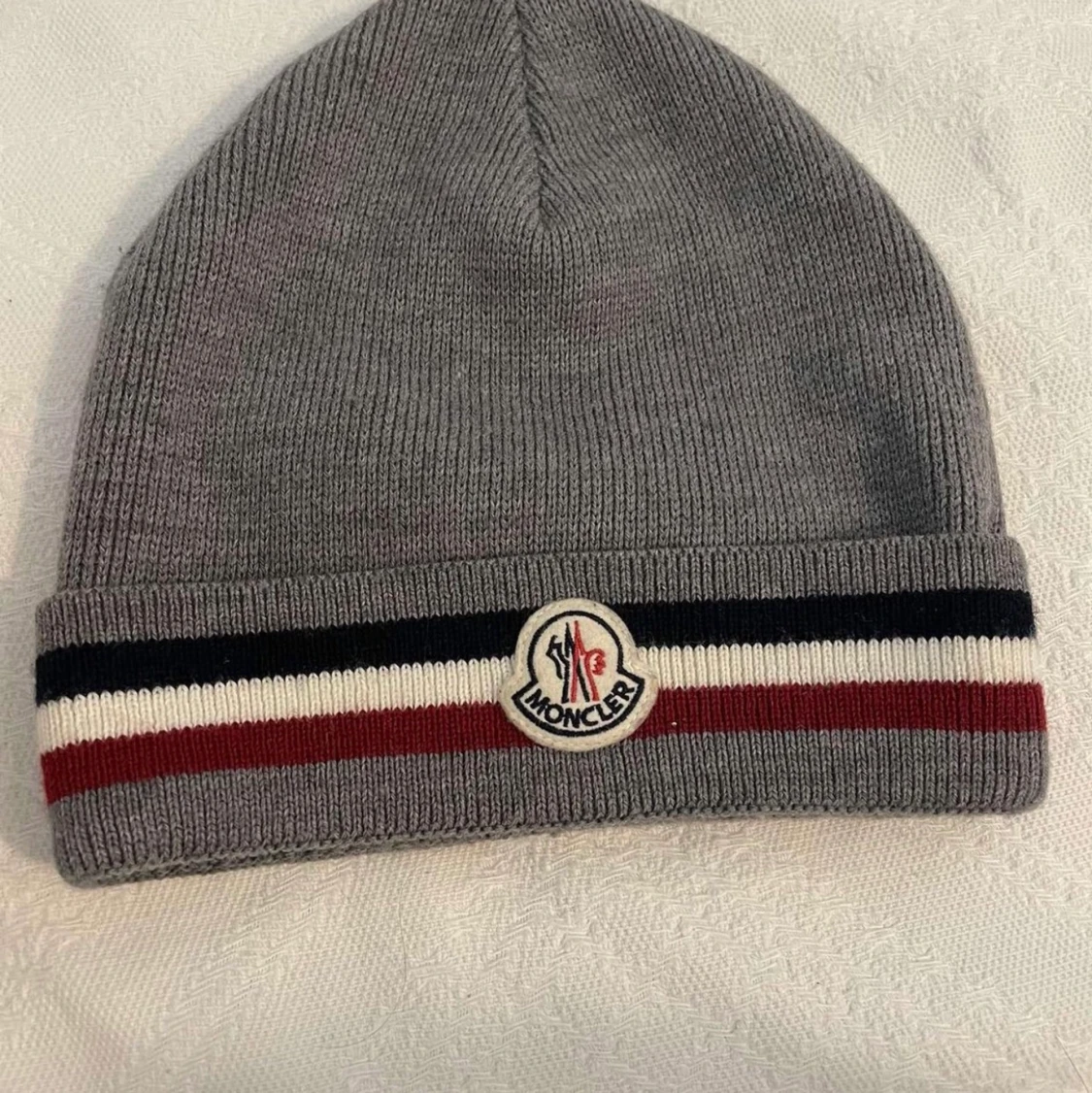 Moncler mössa