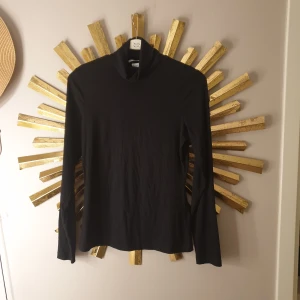 H&m polotröja  - aldrig använts 