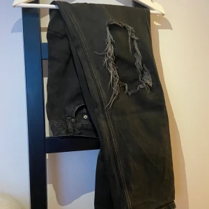 Jeans - Jeans från NAKD. Använda en del men fortfarande i bra skick.