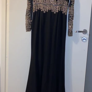 Festklänning  - Använd en gång