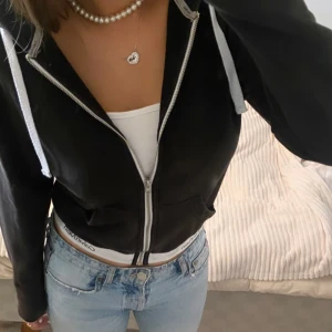 Calvin Klein Kofta  - Jättefin Calvin kofta som har används få tal gånger sparsamt. 