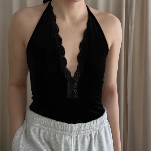 Body - Body med öppen rygg. Aldrig använd. 