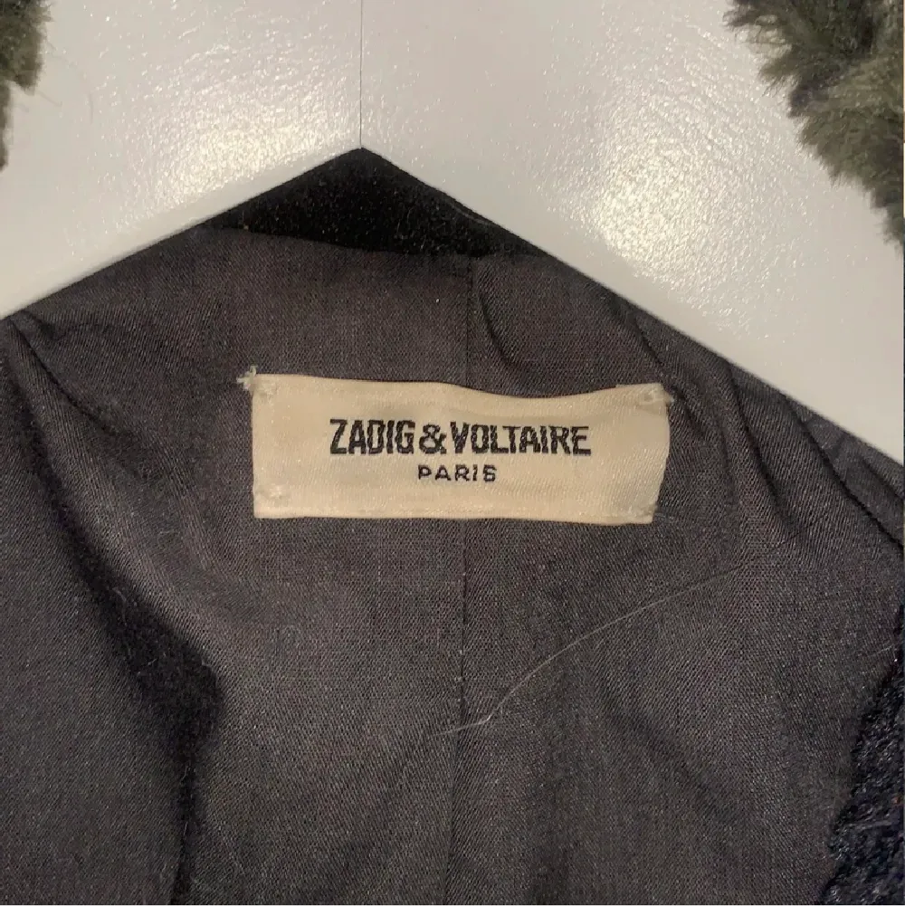 Kappa från Zadig Voltaire i S💗superfint skick och väldigt skön och varm. Jackor.