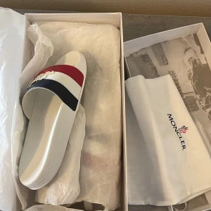 Sandaler från Moncler  - Använda en gång, som nya! (Äkta) 