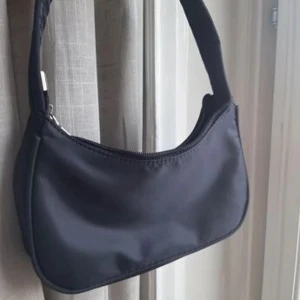 Väska  - Snygg svart väska!!💗