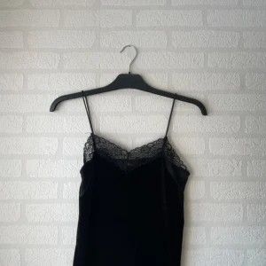 Linne i sammet - Helt oanvänd, är i storlek Xs men passar mig som har M